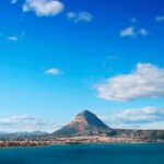 hiking holidays alicante, this is a panoramic view of the montgo and Javea area